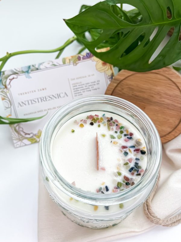 Sveča Antistresnica - Sojina sveča z mešanico eteričnih olj (500 g)