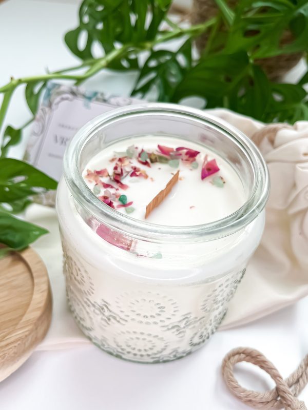 Sveča Vrtnica – Sojina sveča z mešanico eteričnih olj (500g)